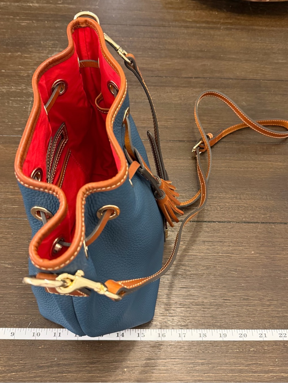 Dooney & Bourke Blue Leather Drawstring Crossbody with Tan Accents New w/o Tags - Picture 3 of 8